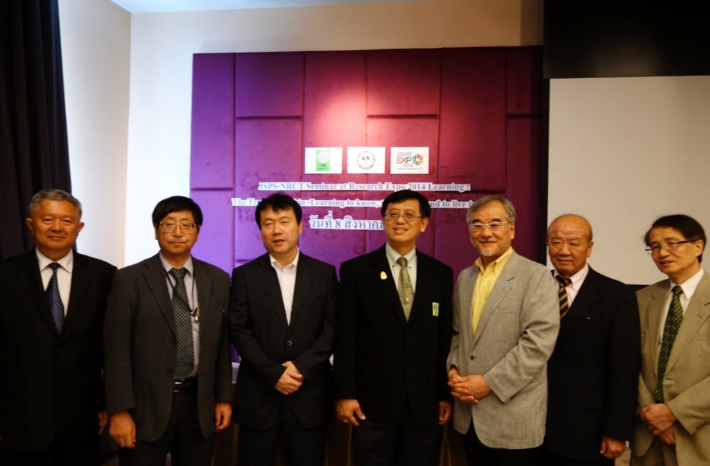 (From left) Asst. Prof. Dr. Jitti, Prof. Suzuki, Mr. Oikawa, Mr. Kristhawat, Prof. Homma, Prof. Yamashita, Mr. Kato