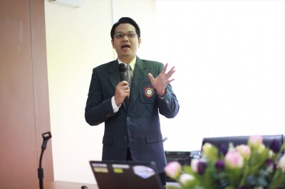 Lecture by Dr. Sorasun Rungsiyanont
